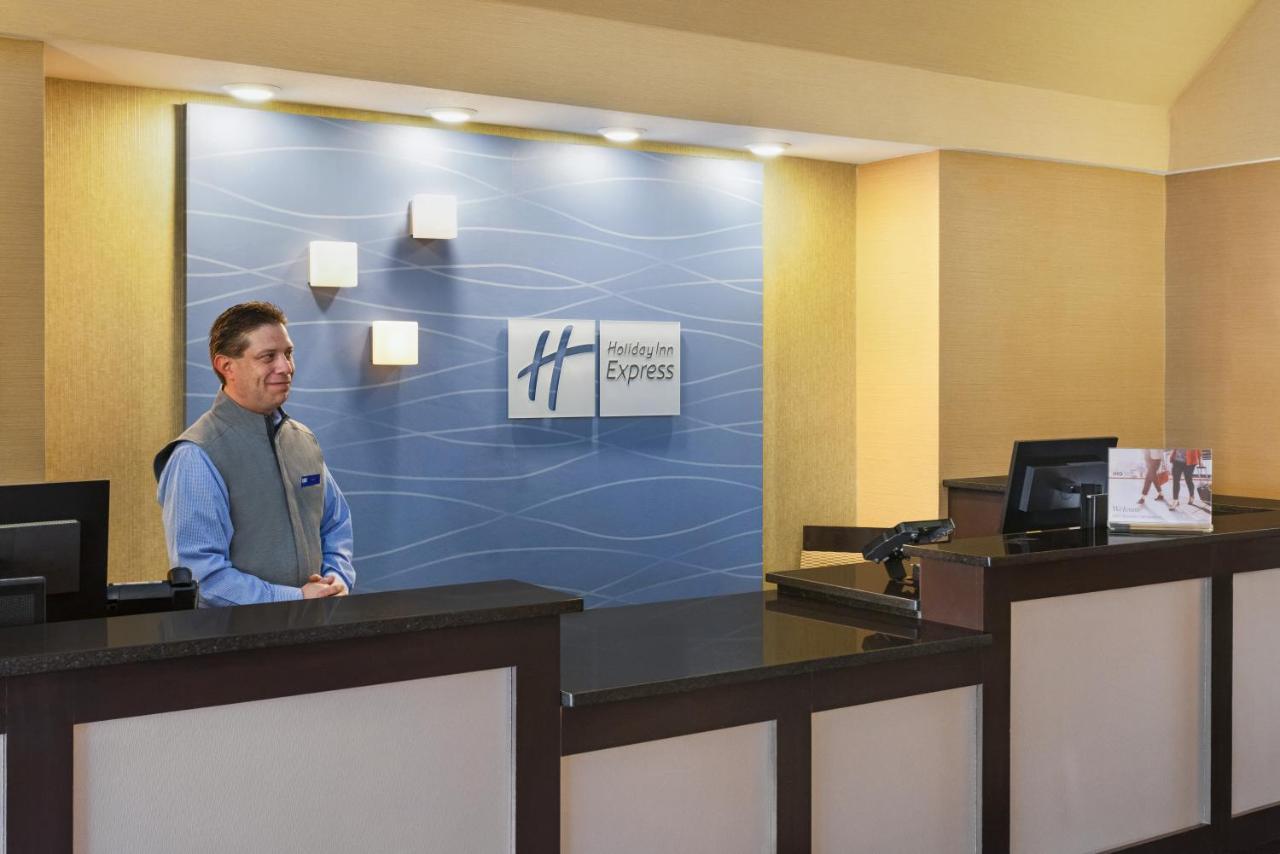 Holiday Inn Express Hotel & Suites Edmond By Ihg Exterior foto